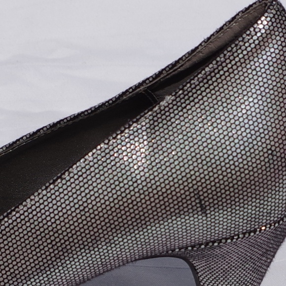 Bandolino "Mylah" Silver Peep Toe Platform Pump Heels- Sz. 9 - Picture 3 of 4